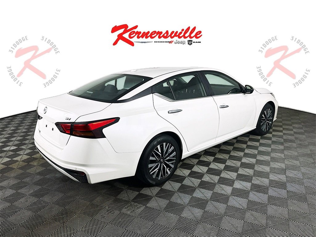 Used 2024 Nissan Altima 2.5 SV image 7
