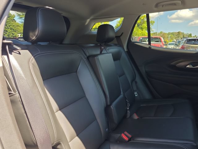 Used 2024 GMC Terrain SLT AWD/4WD image 17