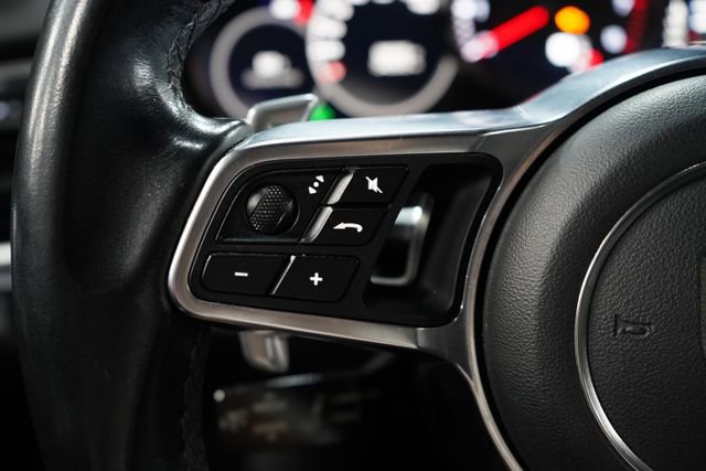 Used 2018 Porsche Panamera RWD image 13