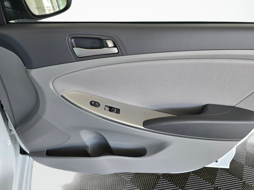 Used 2016 Hyundai Accent SE FWD image 39