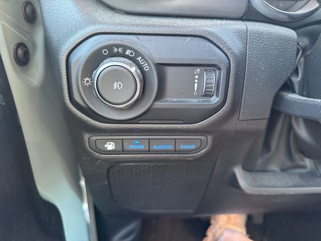 Used 2023 Jeep Wrangler Unlimited w/ Sun & Screen Package AWD/4WD image 22