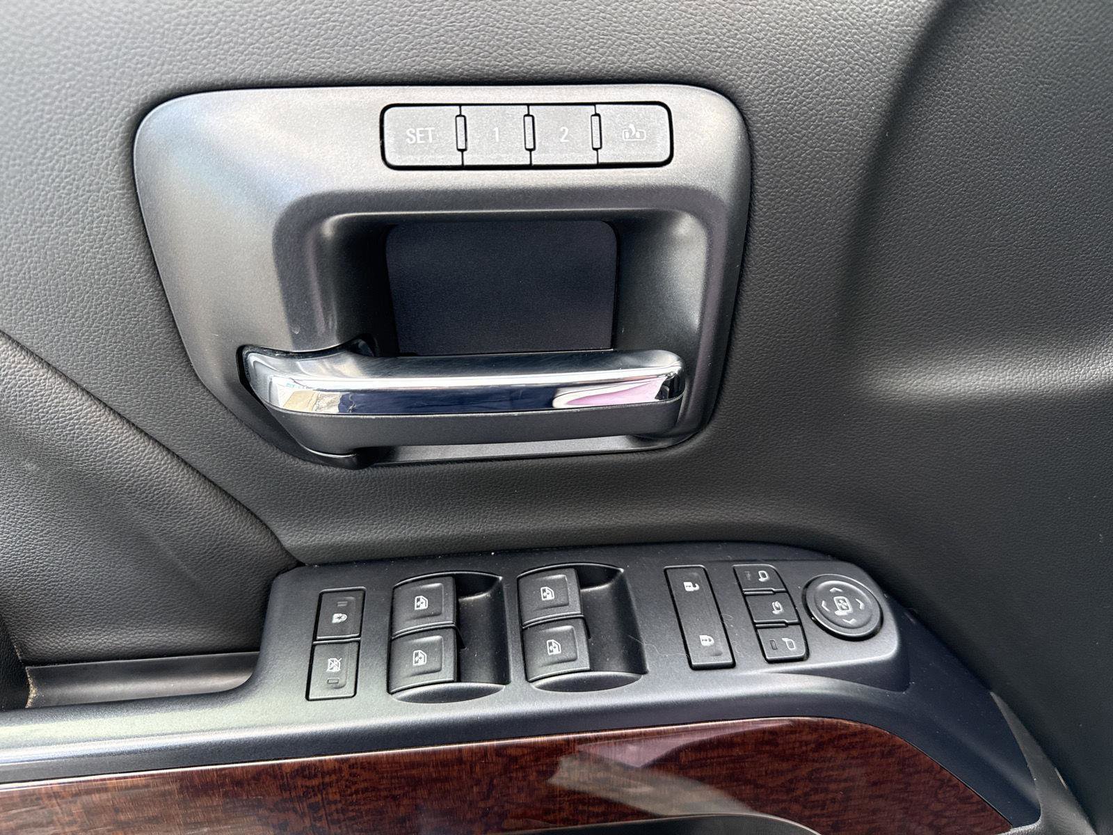 Used 2018 GMC Sierra 1500 SLT w/ SLT Premium Package image 17