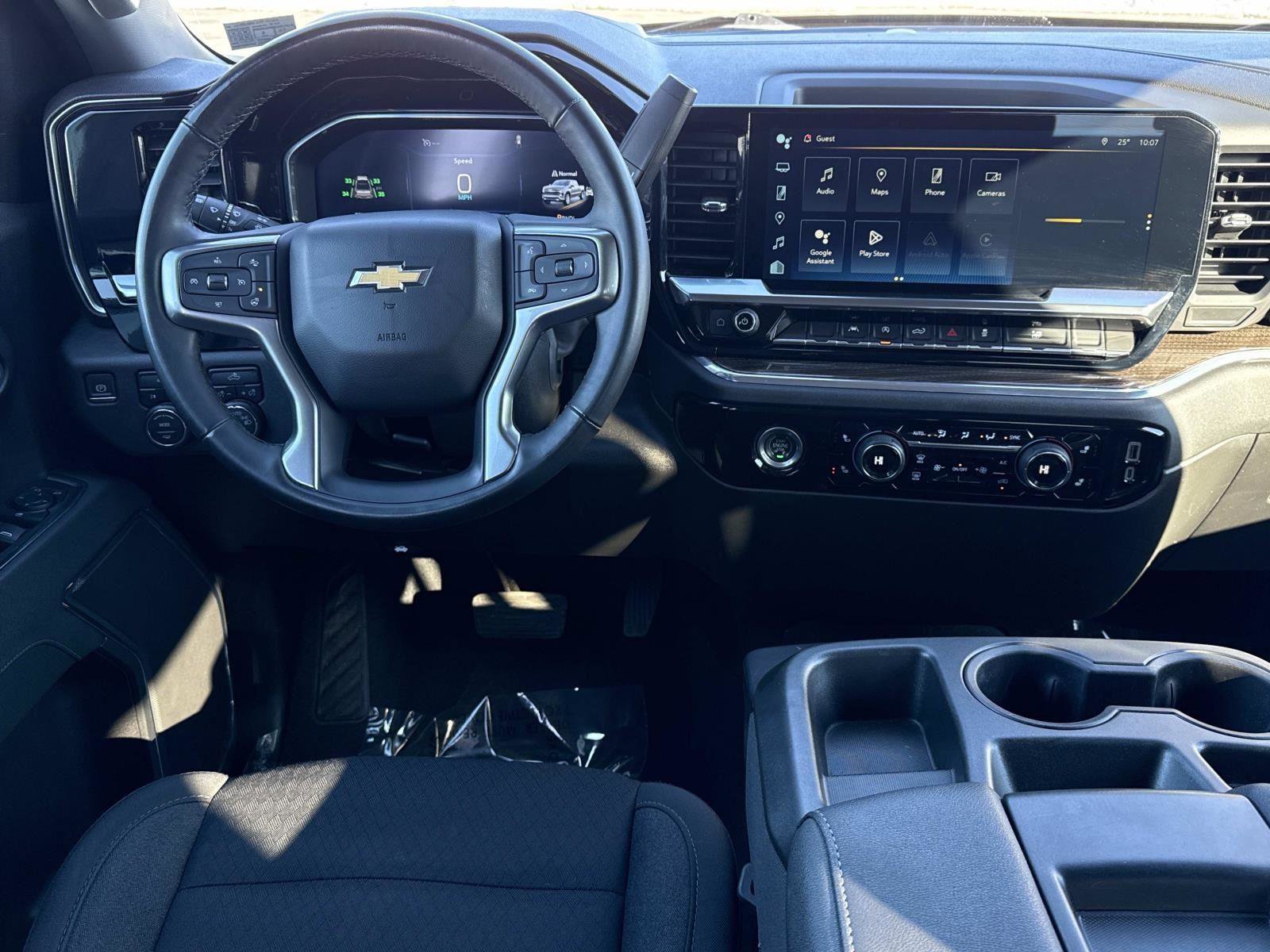 Used 2023 Chevrolet Silverado 1500 LT image 2