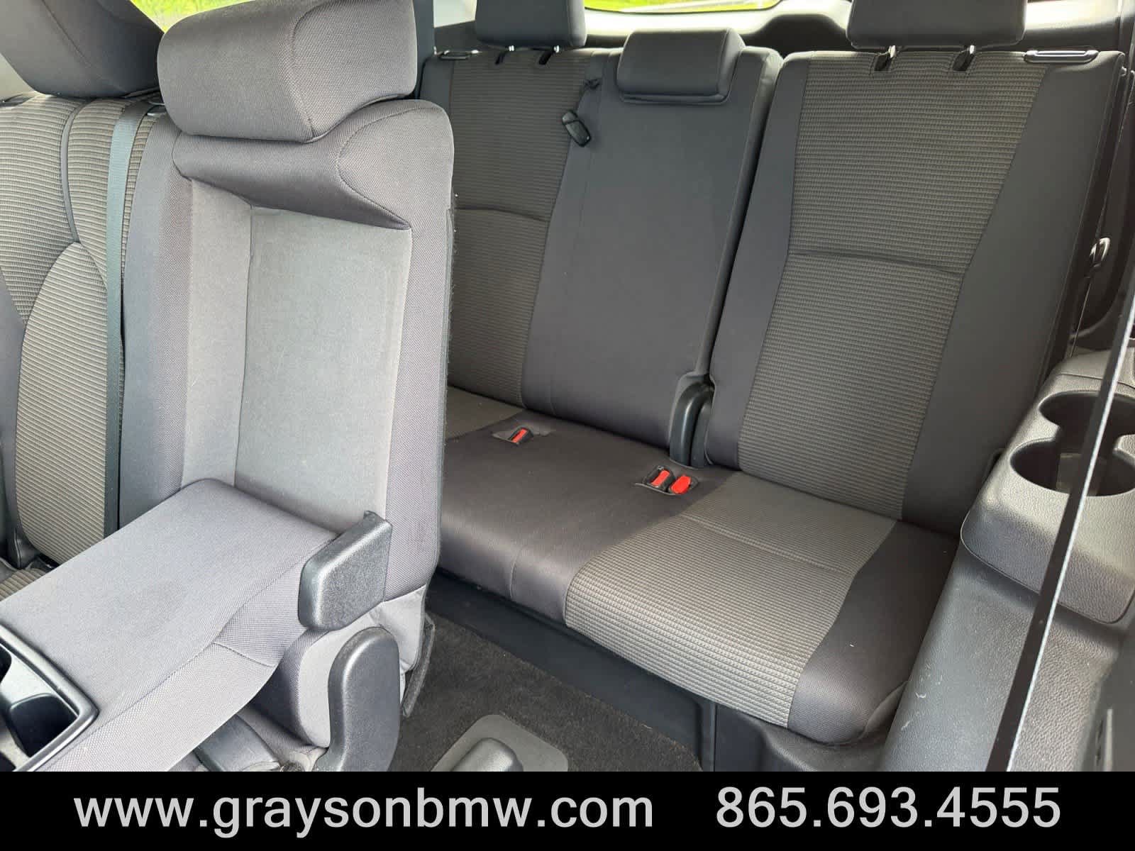 Used 2023 Toyota Highlander L FWD image 16