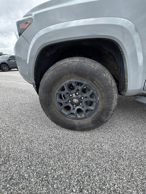 Used 2019 Toyota Tacoma SR5 RWD image 17