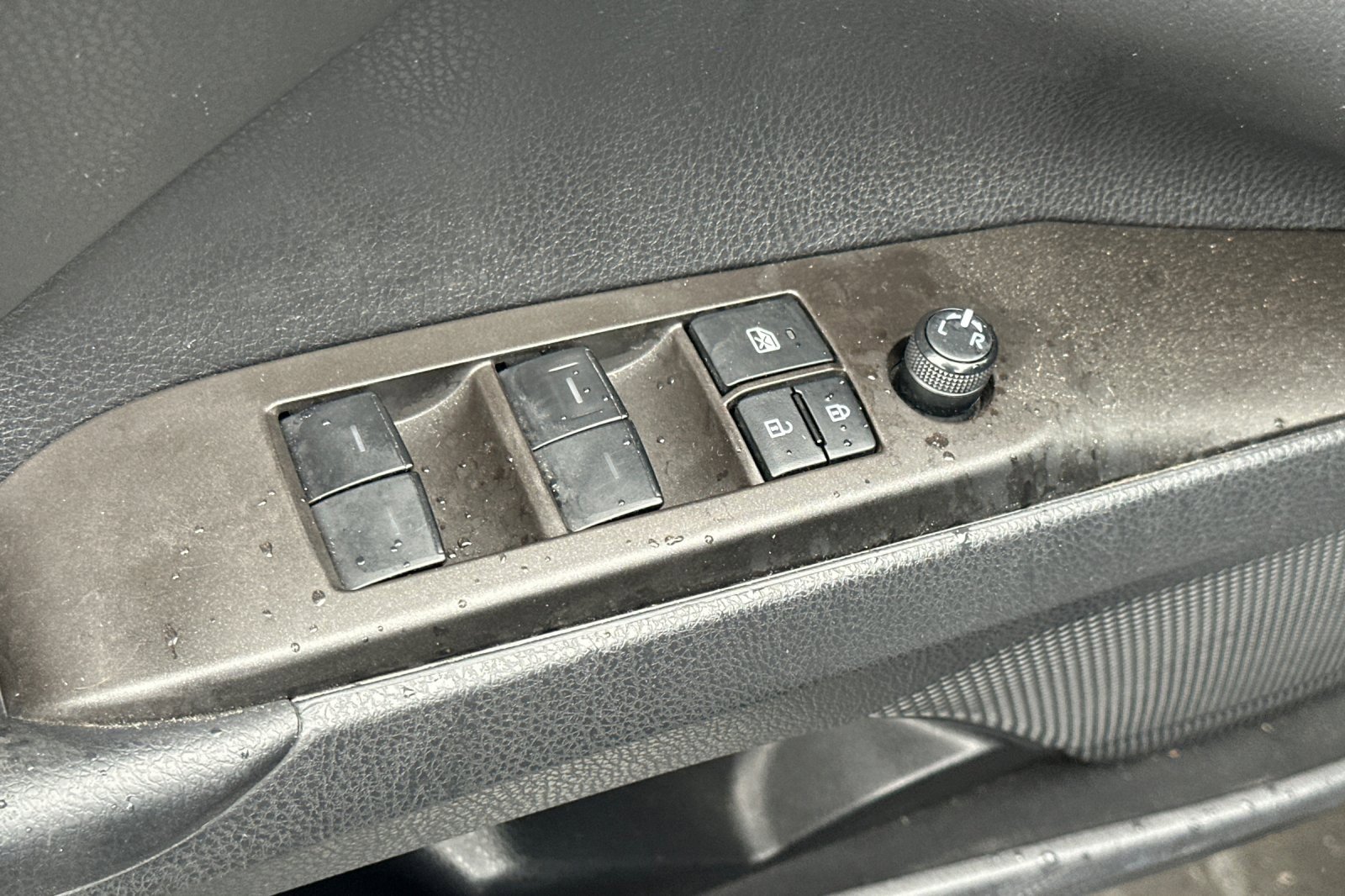 Used 2022 Toyota Camry SE image 12