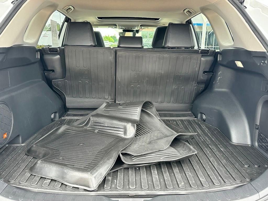 Used 2024 Toyota RAV4 Limited AWD/4WD image 9