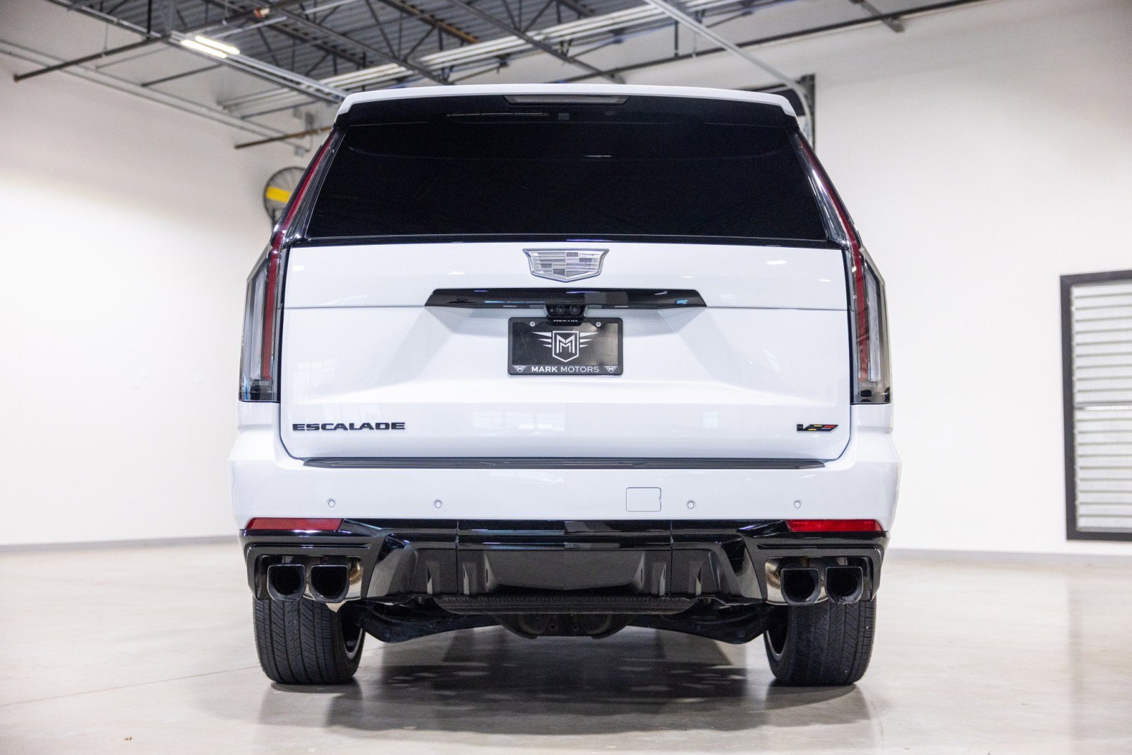 Used 2026 Cadillac Escalade V w/ LPO, ONYX Package AWD/4WD image 5