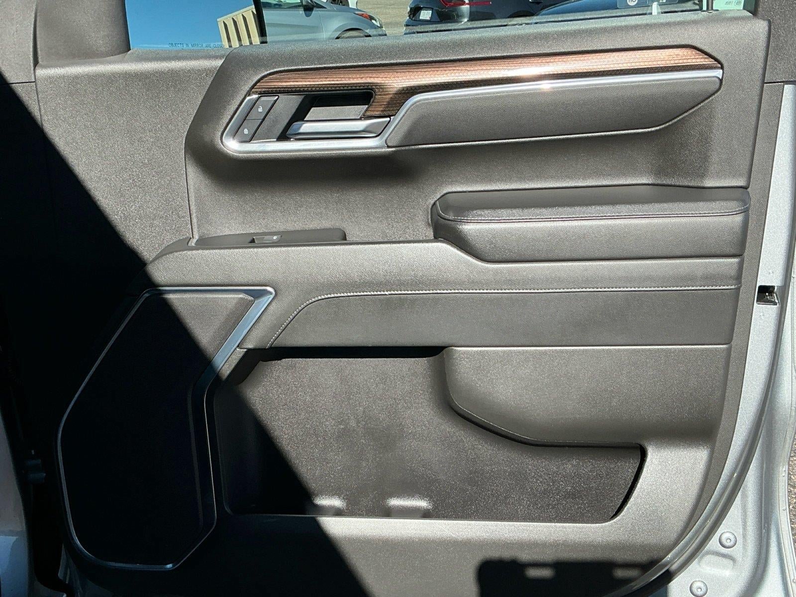 Used 2025 Chevrolet Silverado 1500 LT AWD/4WD image 16