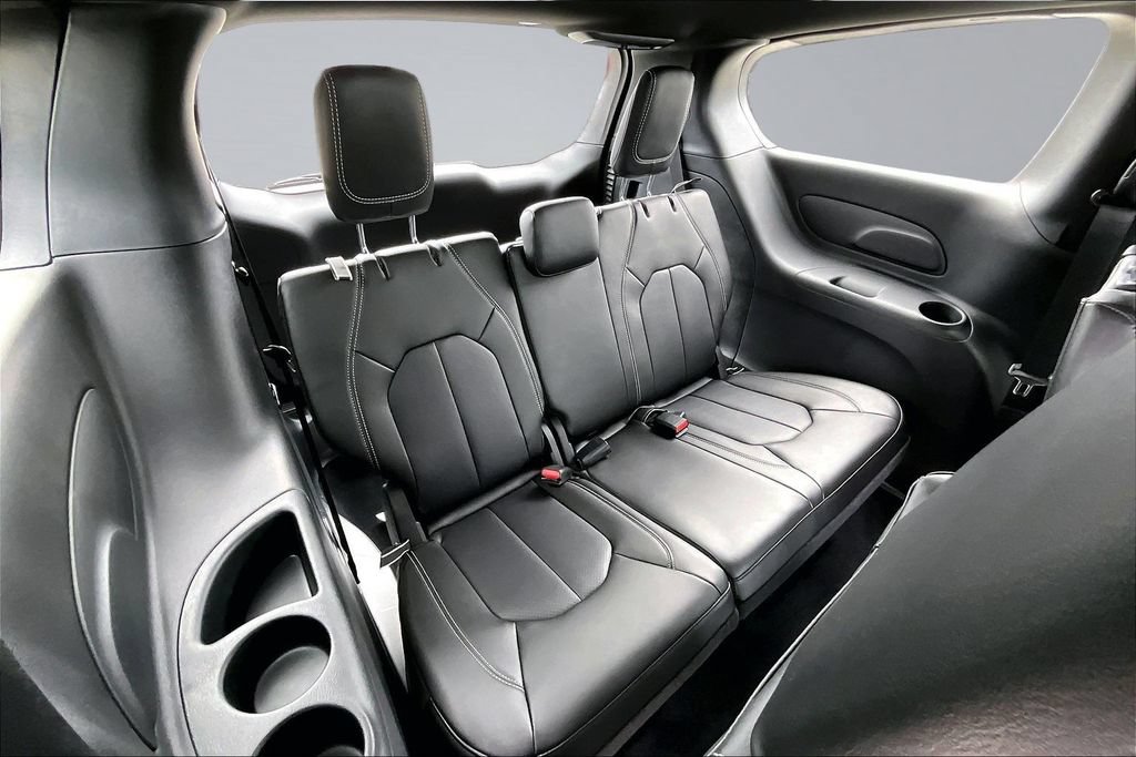 New 2026 Chrysler Pacifica Select FWD image 21