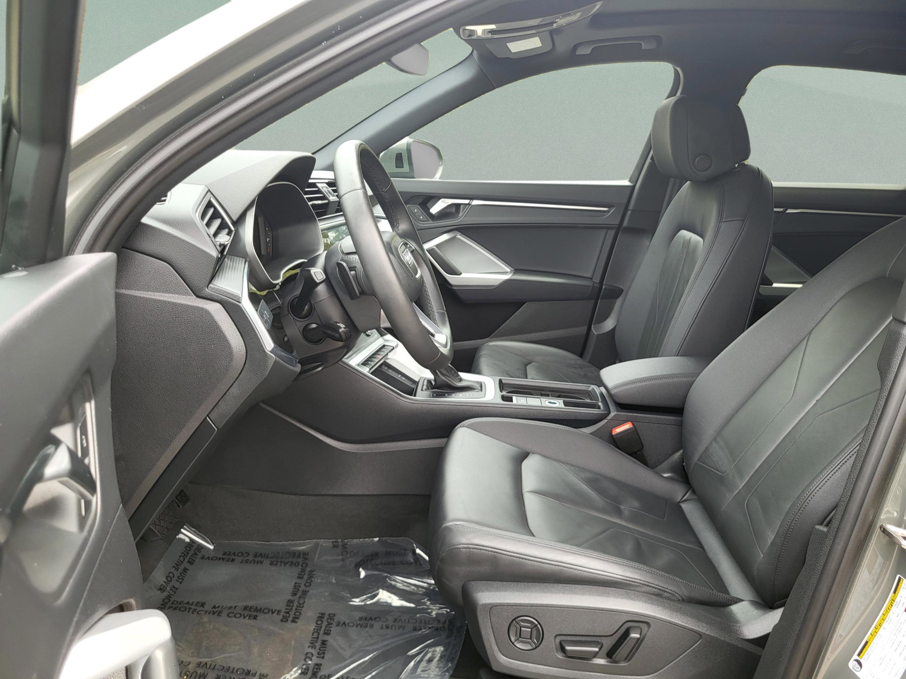 Used 2025 Audi Q3 2.0T Premium image 42