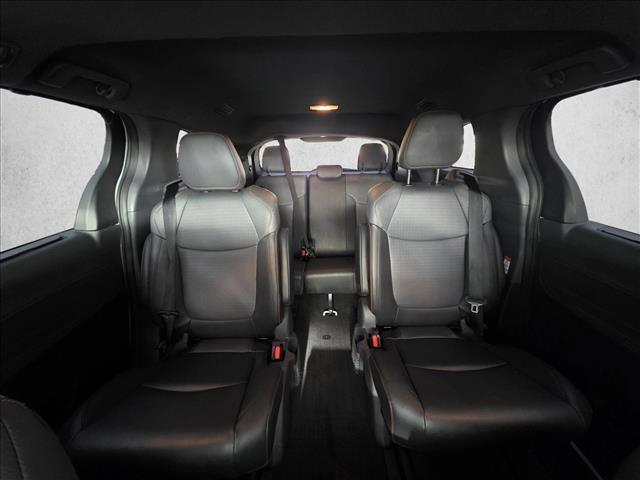 Used 2023 Toyota Sienna XSE image 15