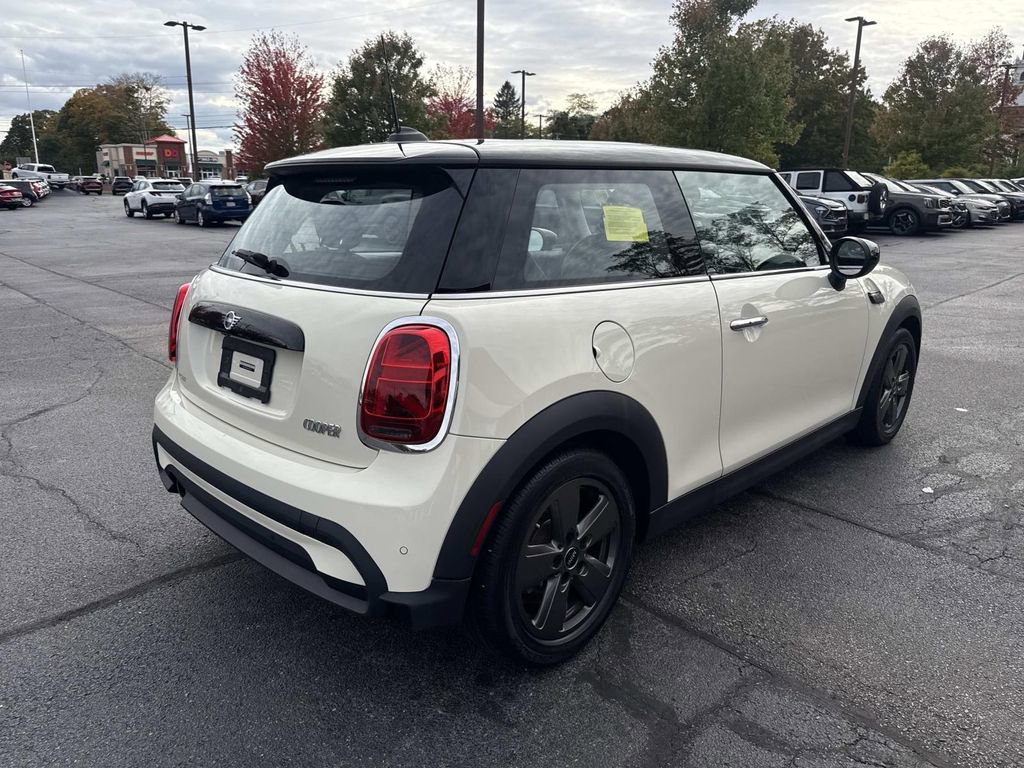 Used 2022 MINI Cooper 2-Door Hardtop image 7