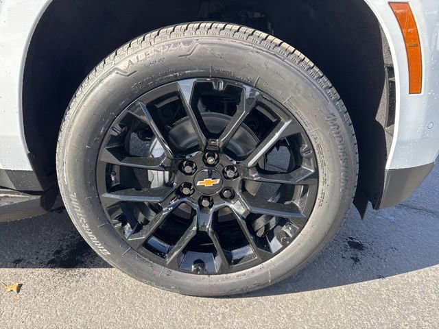 New 2026 Chevrolet Suburban Premier image 9