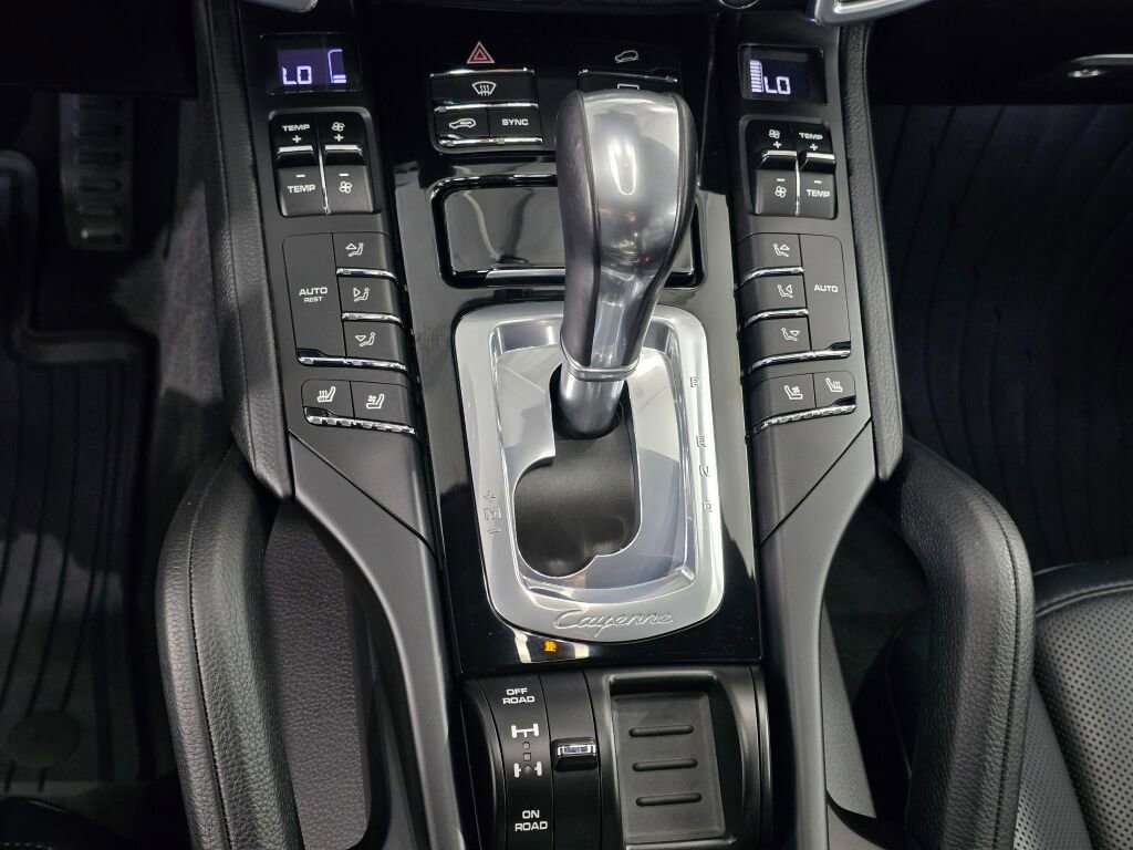 Used 2018 Porsche Cayenne image 17