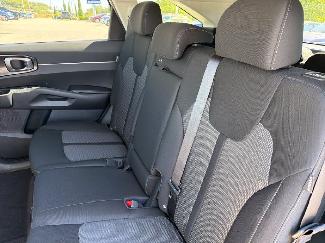 New 2026 Kia Sorento LX FWD image 18