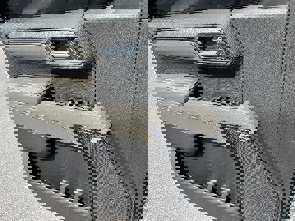 Used 2022 Chevrolet Silverado 1500 ZR2 w/ Technology Package image 16