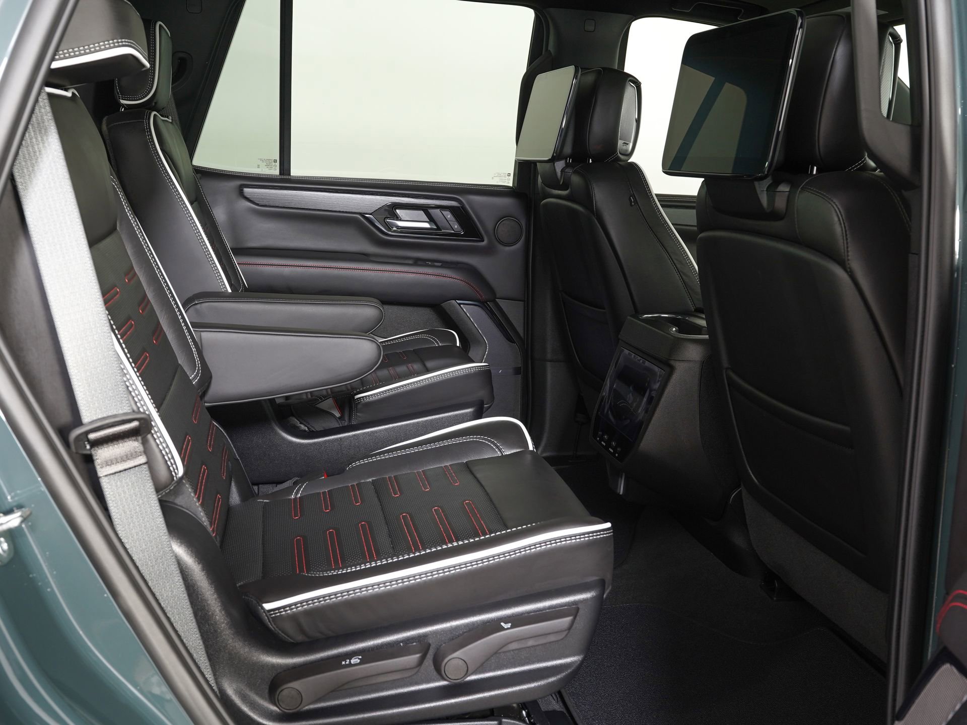 Used 2026 GMC Yukon AT4 Ultimate AWD/4WD image 10