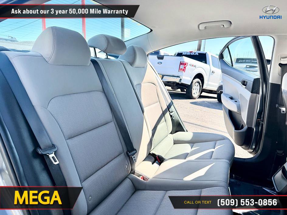 Used 2017 Hyundai Elantra SE image 18