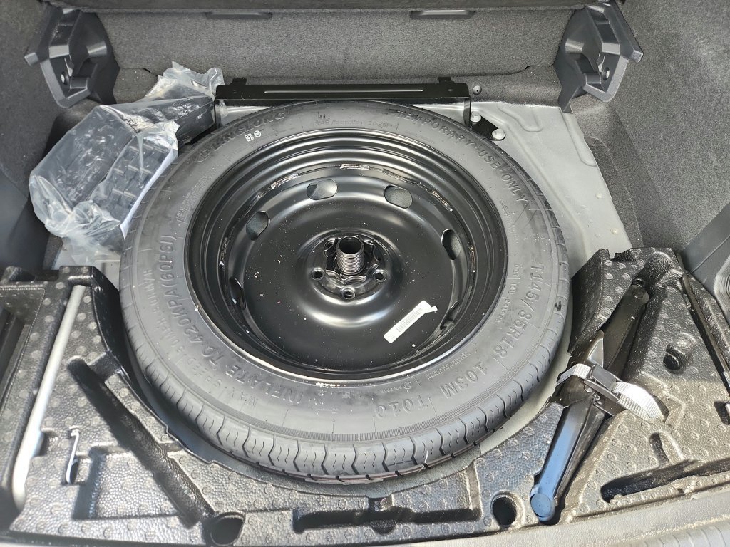 Certified 2024 Volkswagen Tiguan SE AWD/4WD image 29