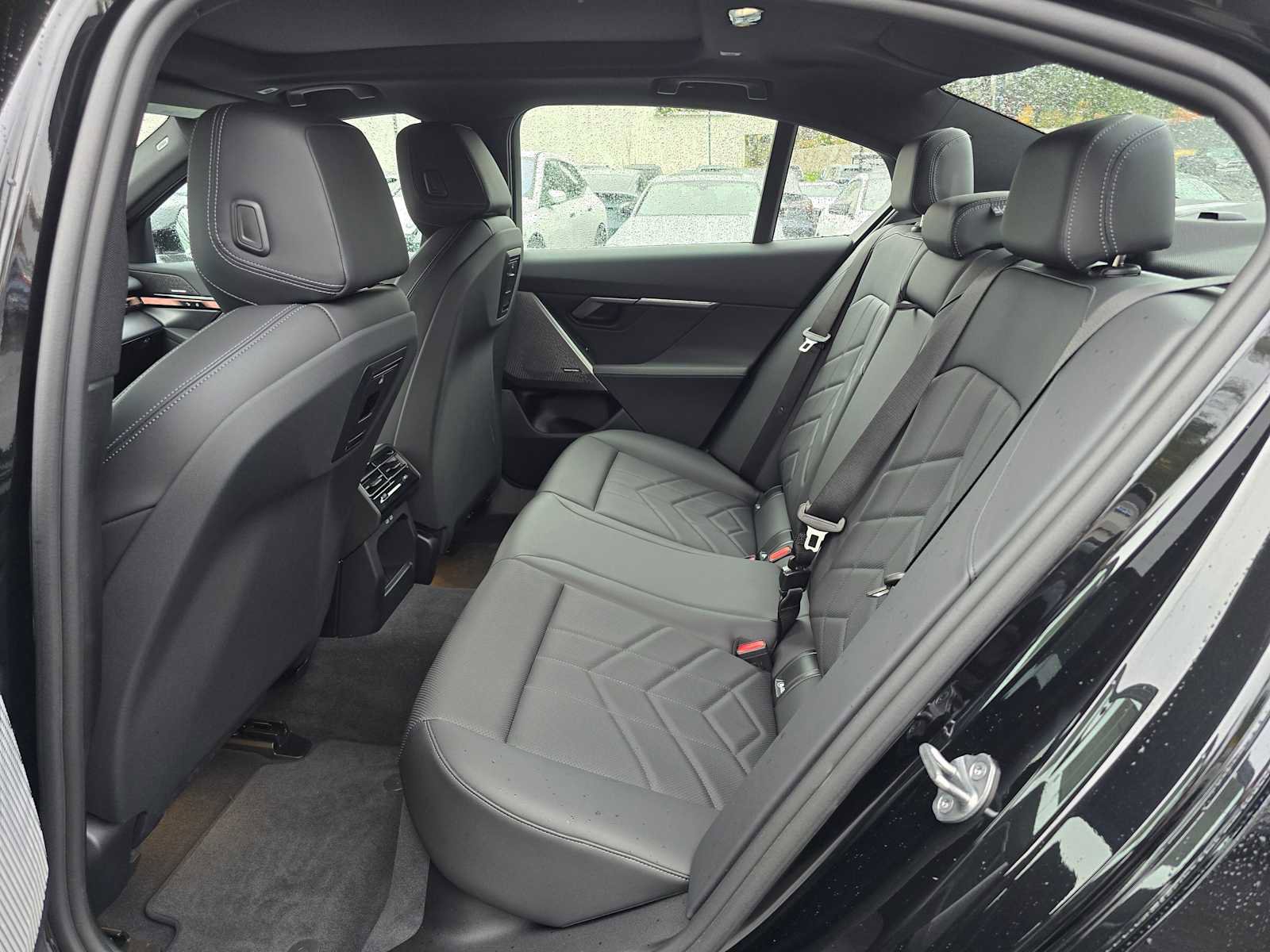 Used 2024 BMW i5 eDrive40i w/ M Sport Package image 18