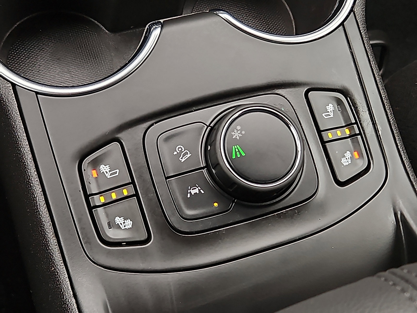 Certified 2023 GMC Terrain SLE w/ Driver Convenience Package image 24