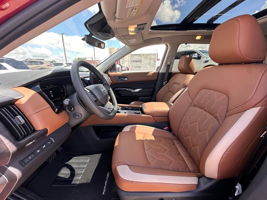 New 2026 Nissan Pathfinder Platinum AWD/4WD image 11