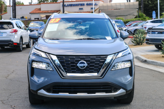 Used 2023 Nissan Rogue Platinum w/ Platinum Premium Package FWD image 2