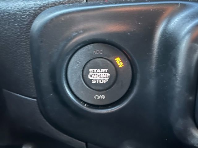 Used 2020 Jeep Wrangler Unlimited Sahara image 18