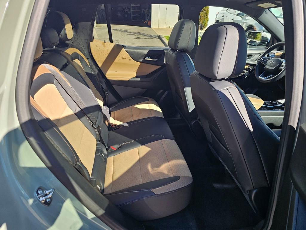 Used 2025 Chevrolet Equinox ACTIV w/ Safety and Technology Package image 12