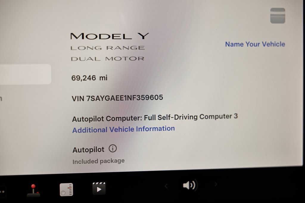 Used 2022 Tesla Model Y Long Range image 34