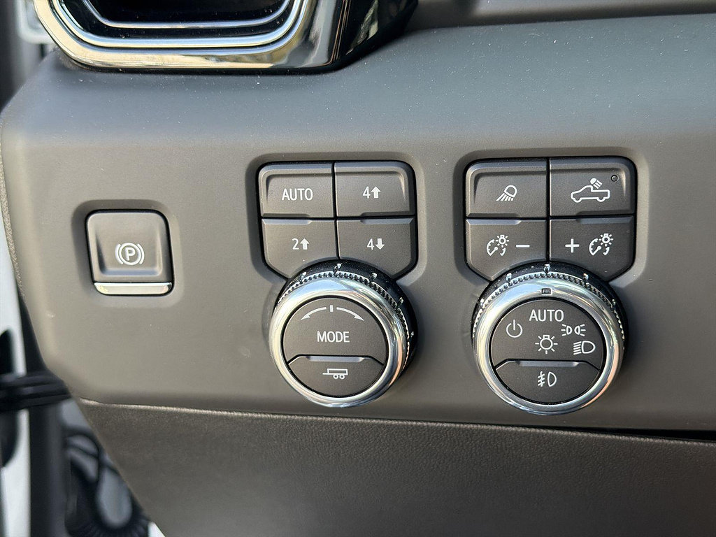 Used 2025 GMC Sierra 1500 AT4 AWD/4WD image 17