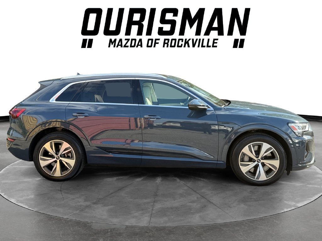 Used 2024 Audi Q8 e-tron Premium Plus w/ Premium Plus Package AWD/4WD image 7