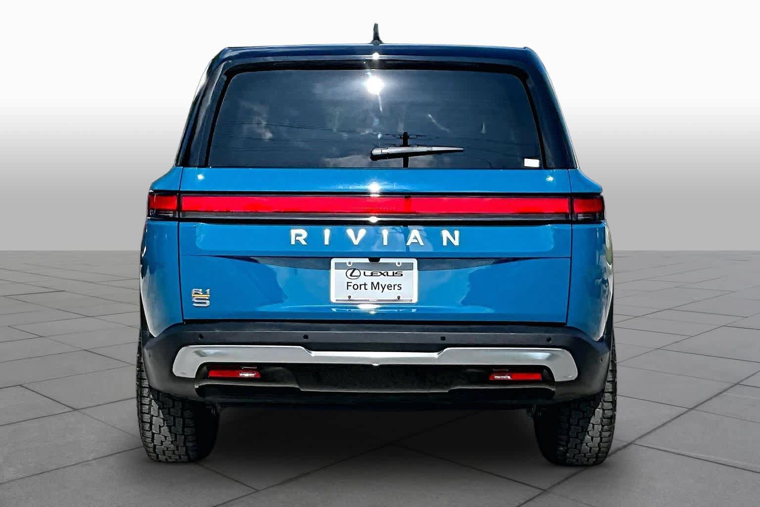Used 2023 Rivian R1S Adventure AWD/4WD image 4