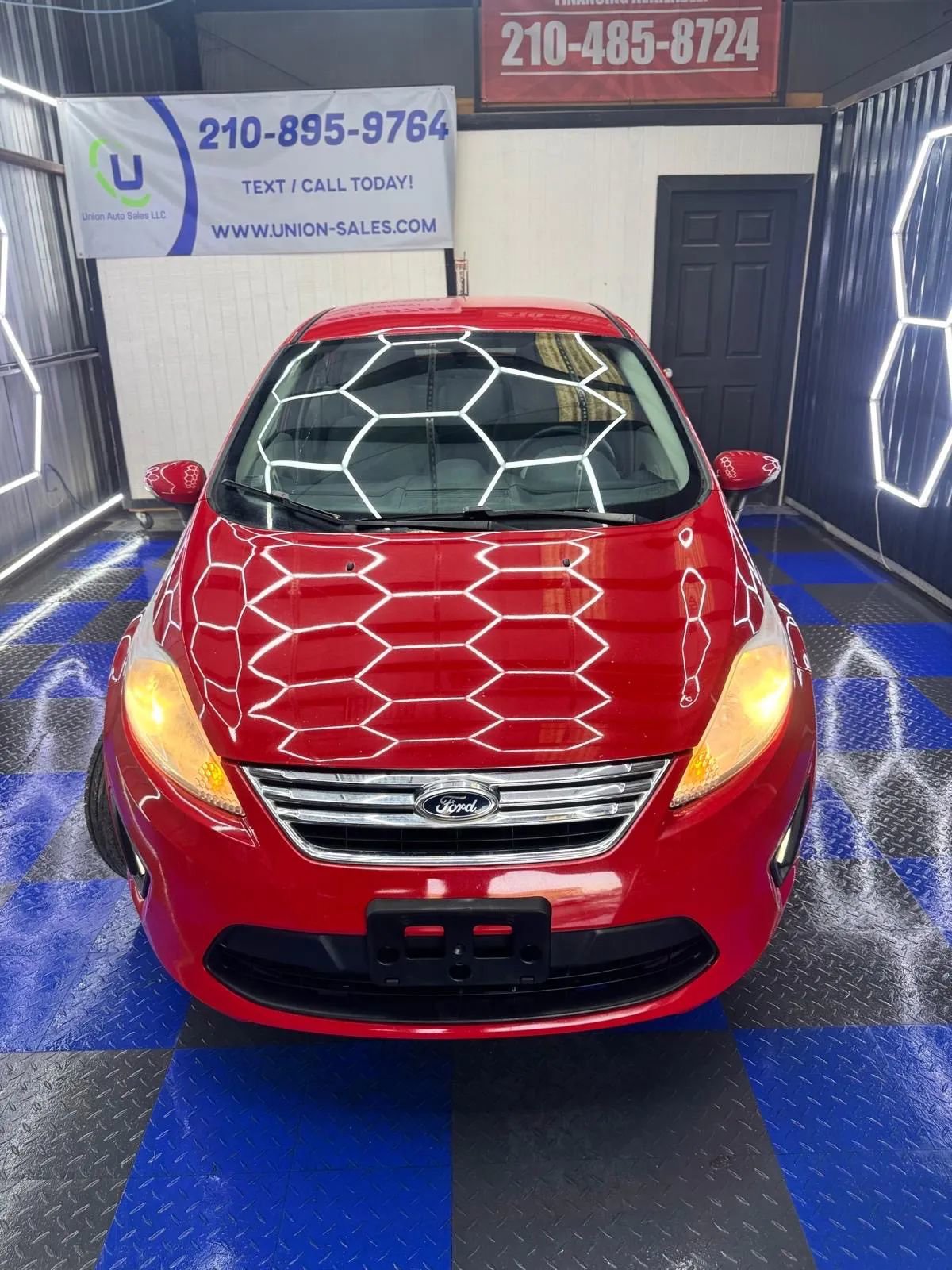 Used 2013 Ford Fiesta SE image 7