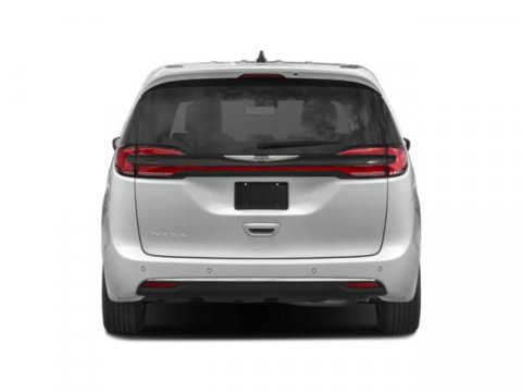 Certified 2024 Chrysler Pacifica Touring-L FWD image 8