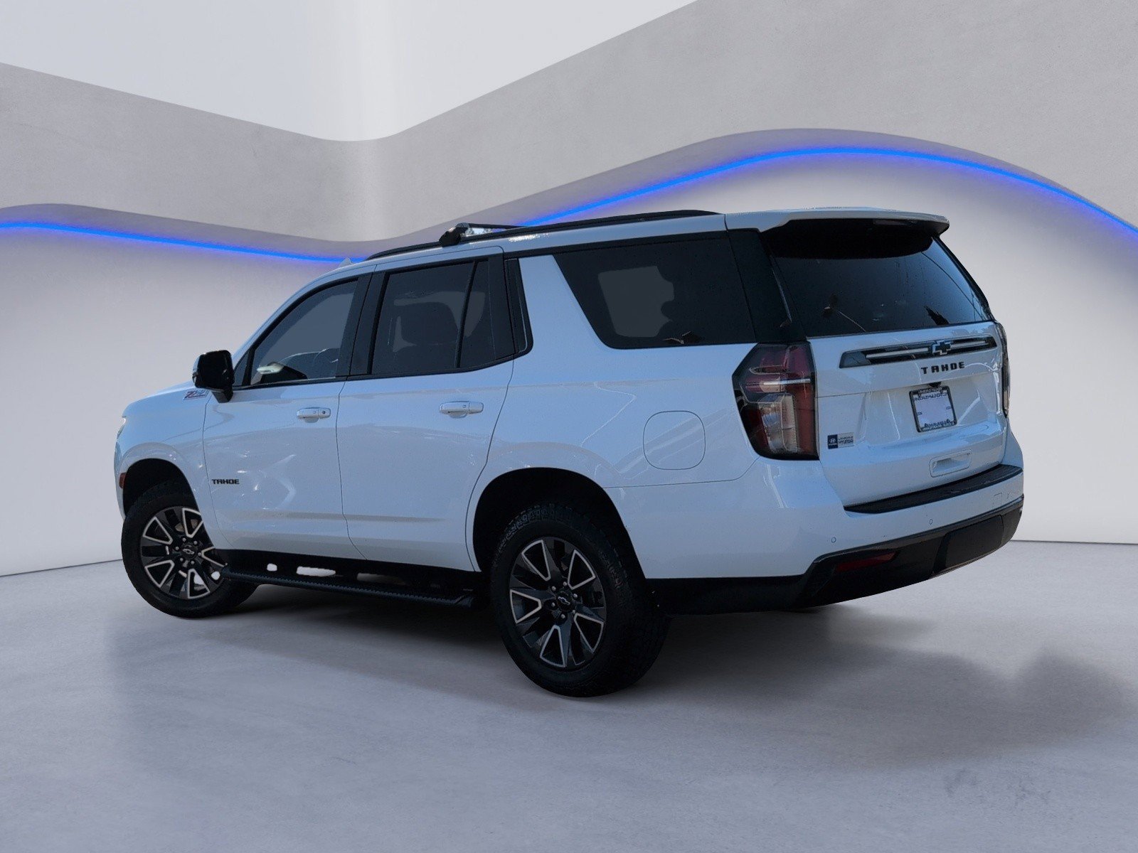 Used 2022 Chevrolet Tahoe Z71 w/ Luxury Package AWD/4WD image 9