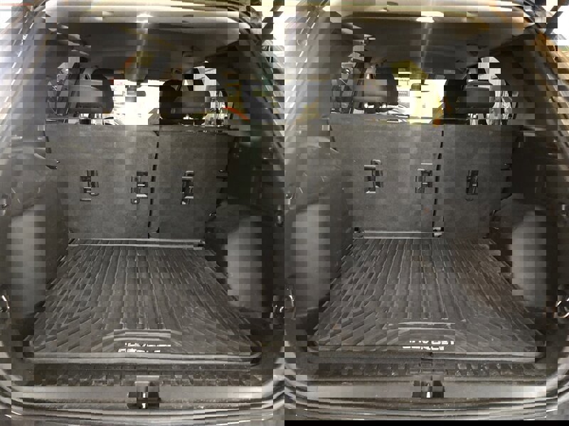 Used 2019 Chevrolet Equinox LT w/ Driver Convenience Package image 19