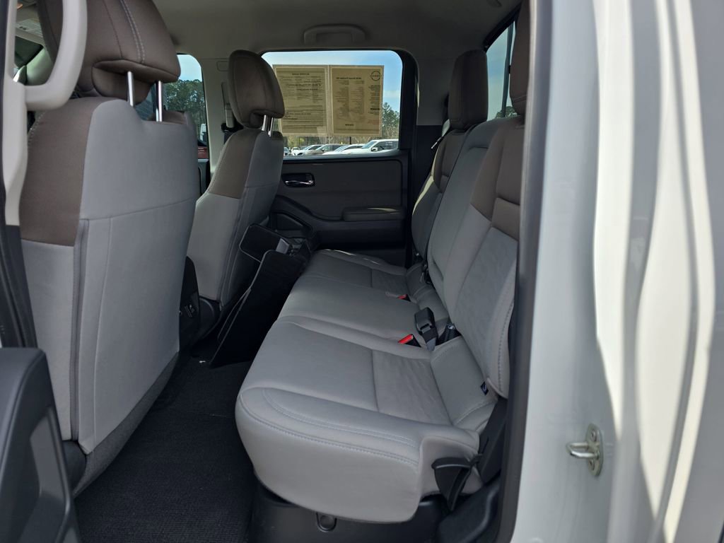 Used 2024 Nissan Frontier SV w/ SV Convenience Package image 18