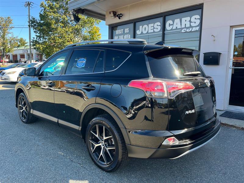 Used 2016 Toyota RAV4 SE image 2