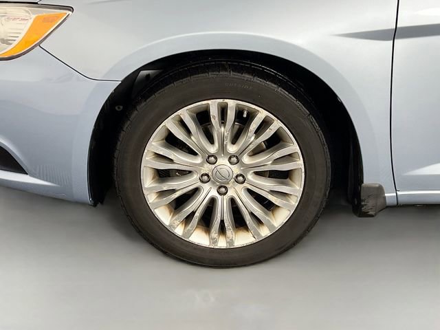 Used 2013 Chrysler 200 Limited image 24
