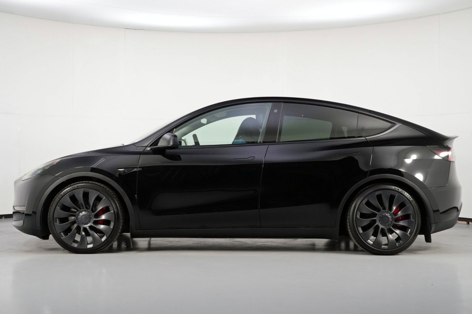 Used 2023 Tesla Model Y Performance image 9