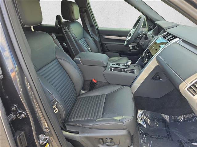 Used 2025 Land Rover Discovery Dynamic SE AWD/4WD image 10