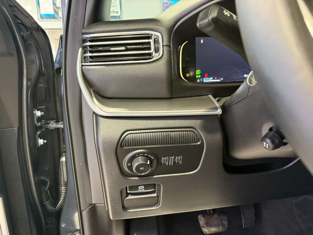 Used 2025 Jeep Wagoneer Series II AWD/4WD image 22