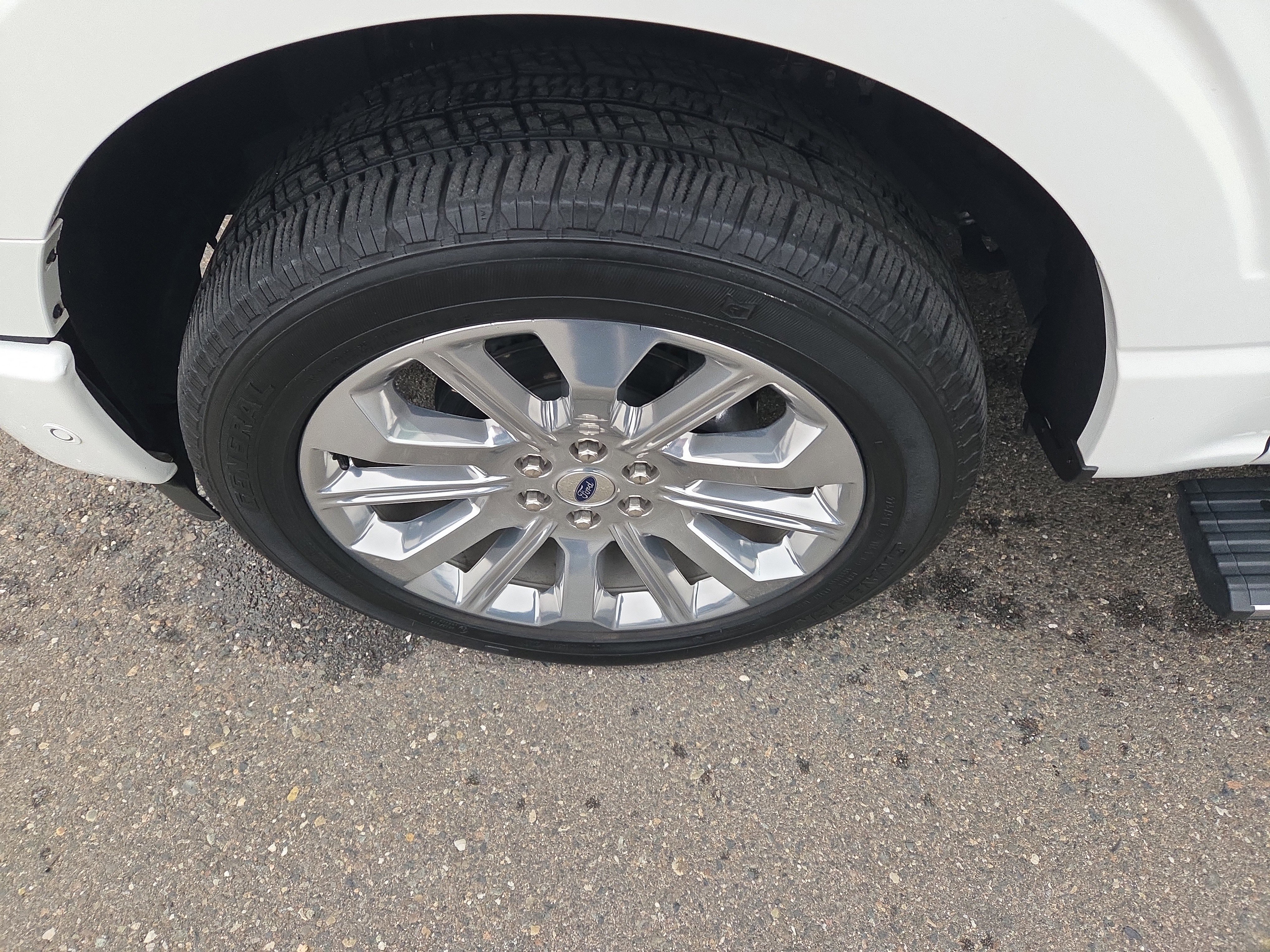 Used 2023 Ford F150 Limited image 9