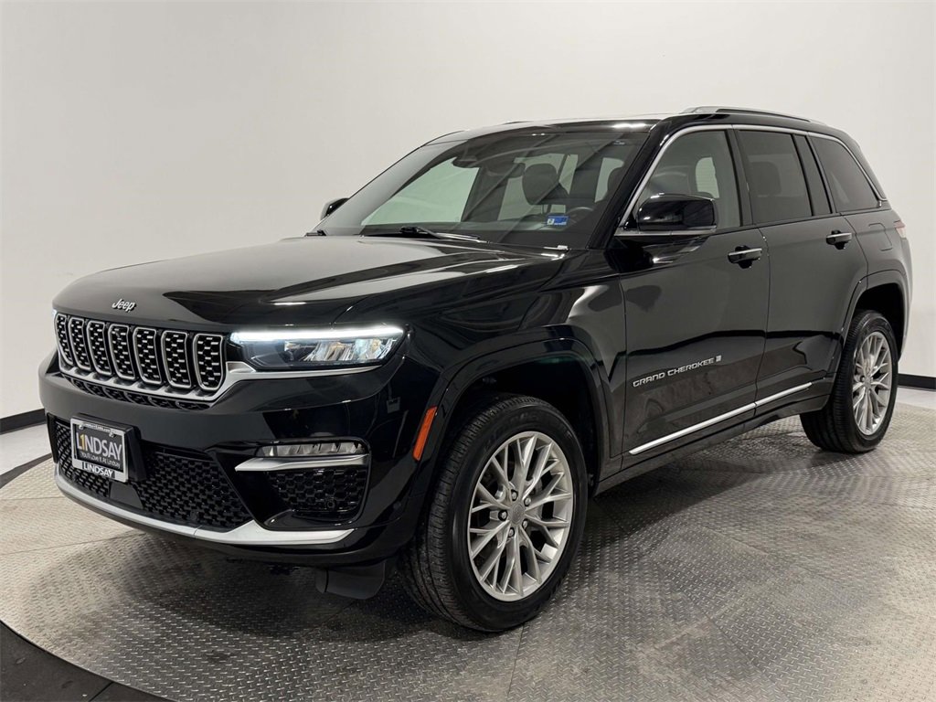 Certified 2022 Jeep Grand Cherokee Summit w/ Luxury Tech Group V image 3