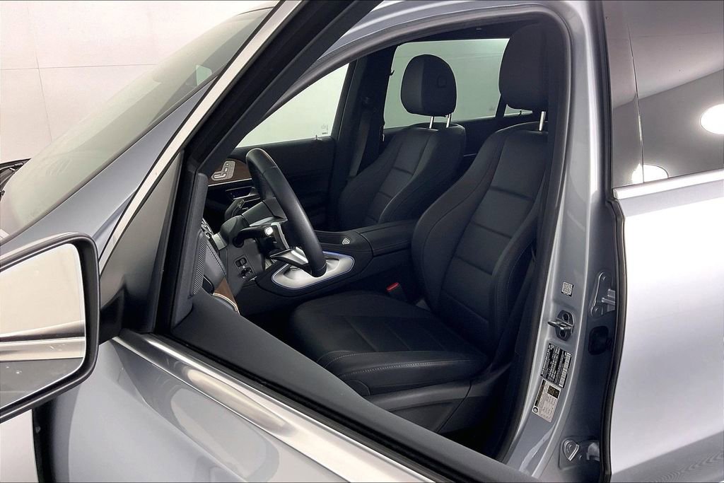 New 2025 Mercedes-Benz GLS 450 4MATIC image 9