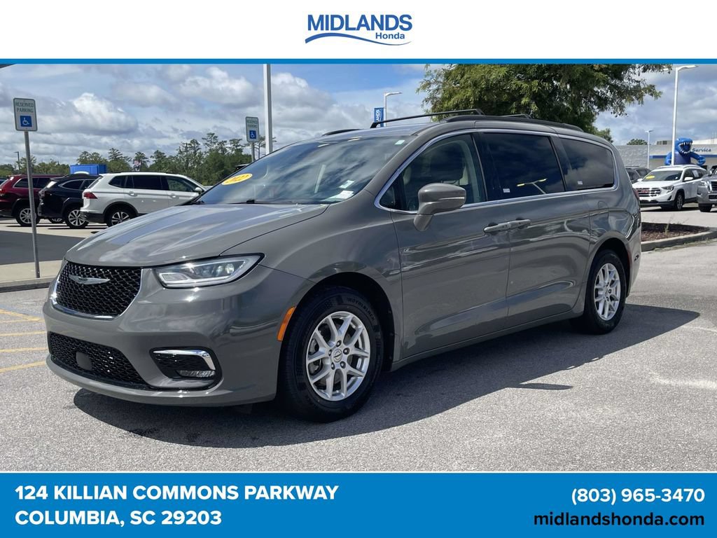 Used 2022 Chrysler Pacifica Touring-L FWD image 3