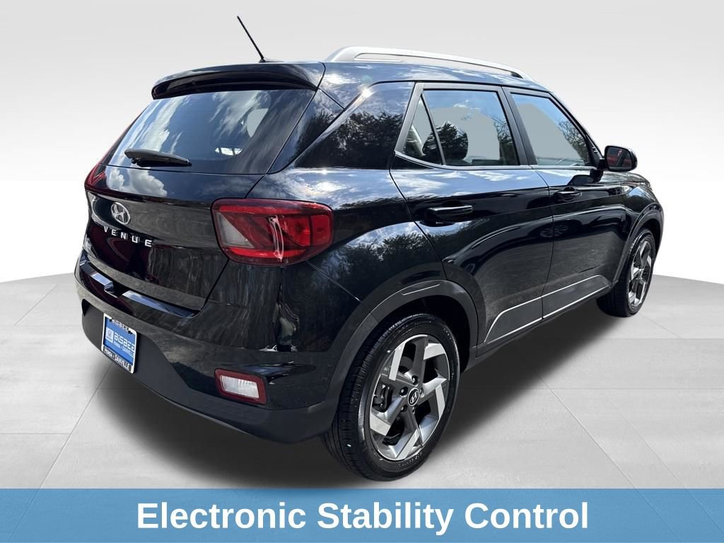 Used 2025 Hyundai Venue SEL image 8