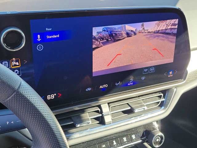 Certified 2025 Chevrolet Equinox EV LT image 28